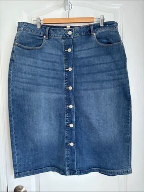 Button-Front long Dark Blue Denim Skirt